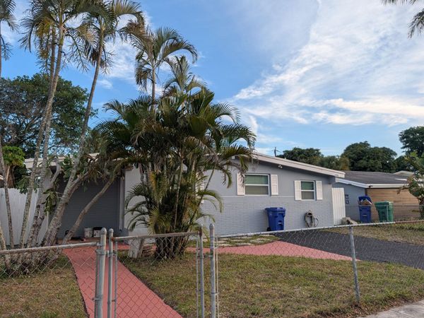 2990 NW 7th Court, Fort Lauderdale, FL 33311