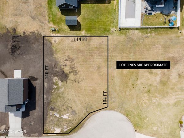 2417 PINEHURST Court NW, East Grand Forks, MN 56721