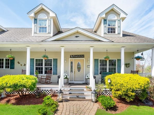 33 Park Ter, Dracut, MA 01826