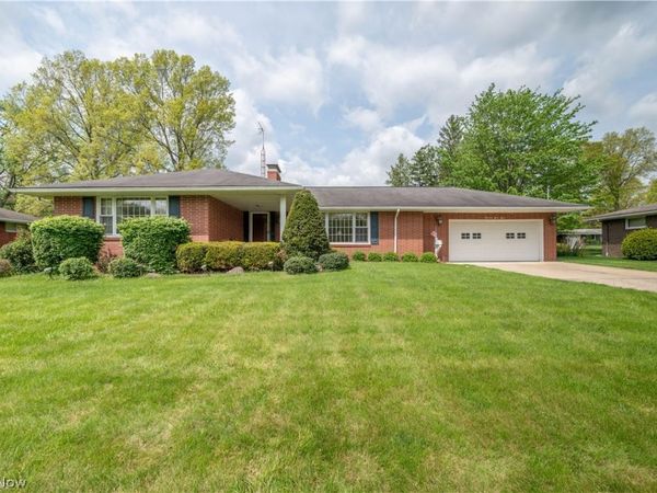 1498 Brantford Drive , Youngstown, OH 44509