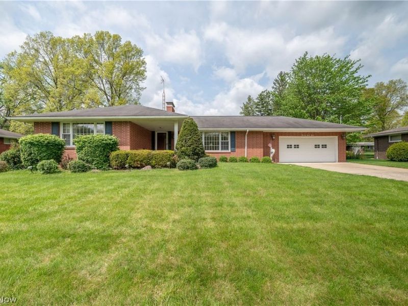 1498 Brantford Drive, Youngstown, OH 44509 Photo 1