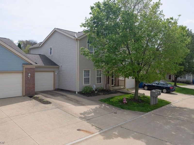 8683 Kingfisher Lane, Macedonia, OH 44056 Photo 5