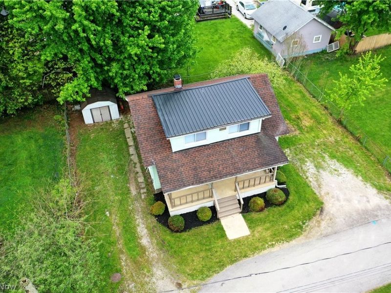190 Bennett Court, Geneva, OH 44041 Photo 2