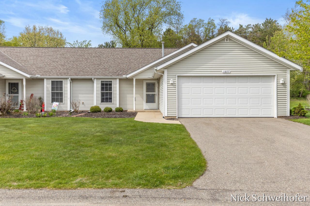 11877 Willow Wood N, Holland, MI 49424 Main Photo