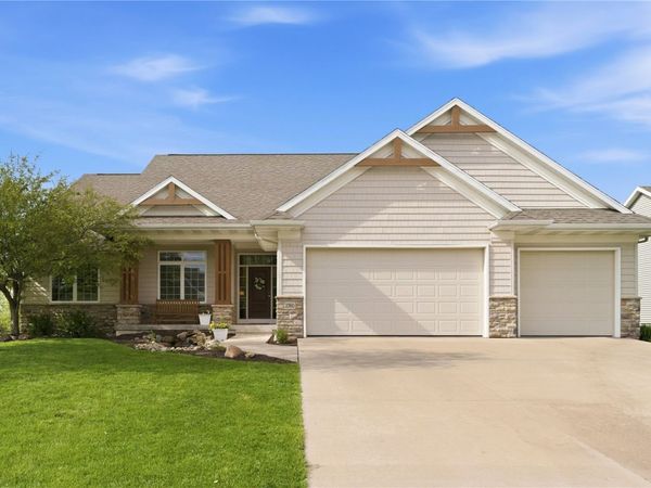 2360 Grey Wolf, Hiawatha, IA 52233