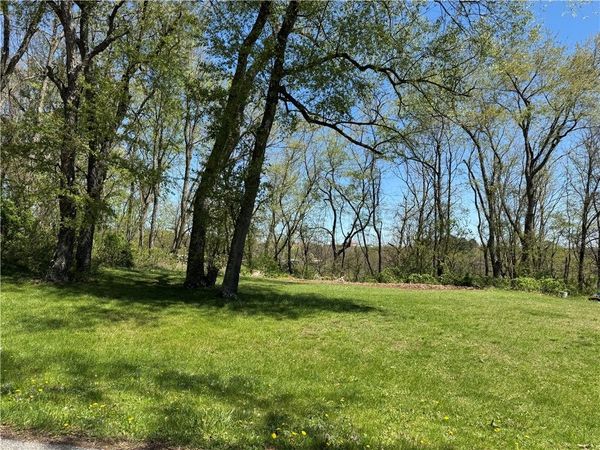 16 Walnut St, Burgettstown, PA 15021