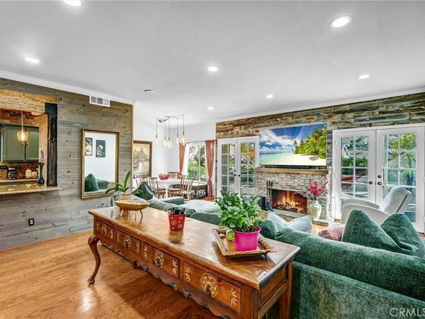 28314 Easton, Saugus, CA 91350