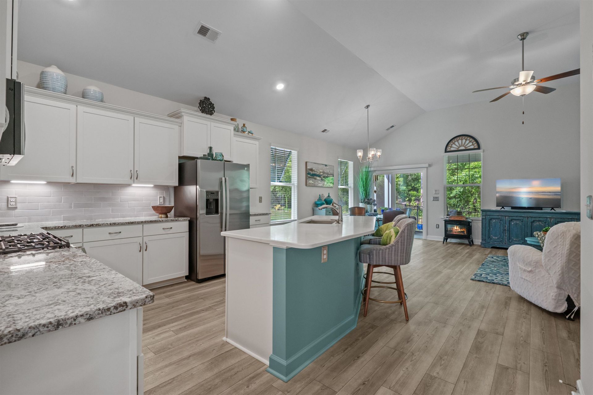 243 Sundew Loop Photo 9