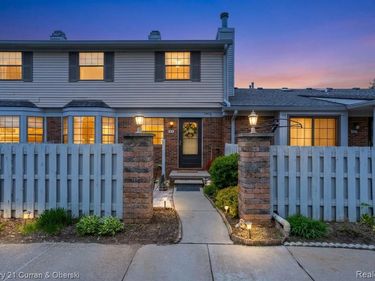 1921 Vine Way Dr, CANTON, MI 48188