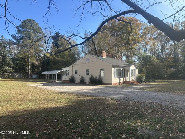 412 Lanoca Avenue , Laurinburg, NC 28352