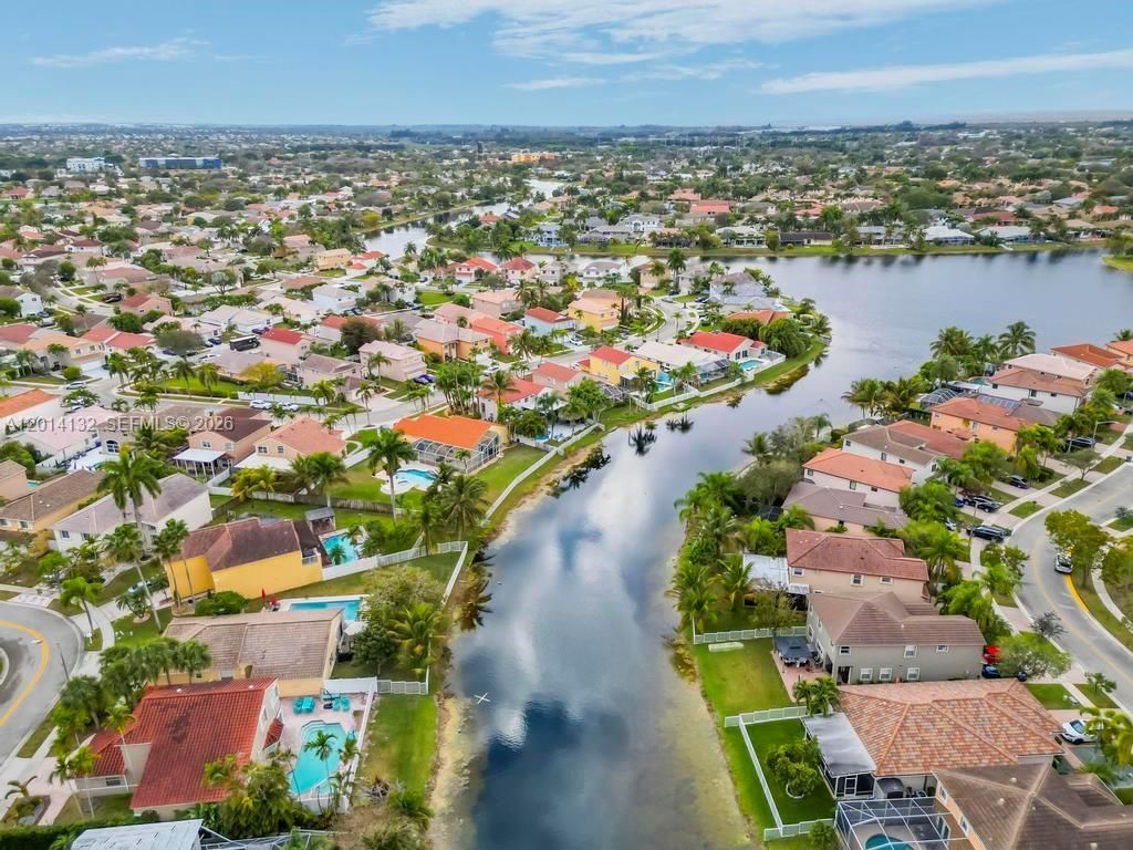 1080 NW 192nd Ave , Pembroke Pines, FL 33029 Photo
