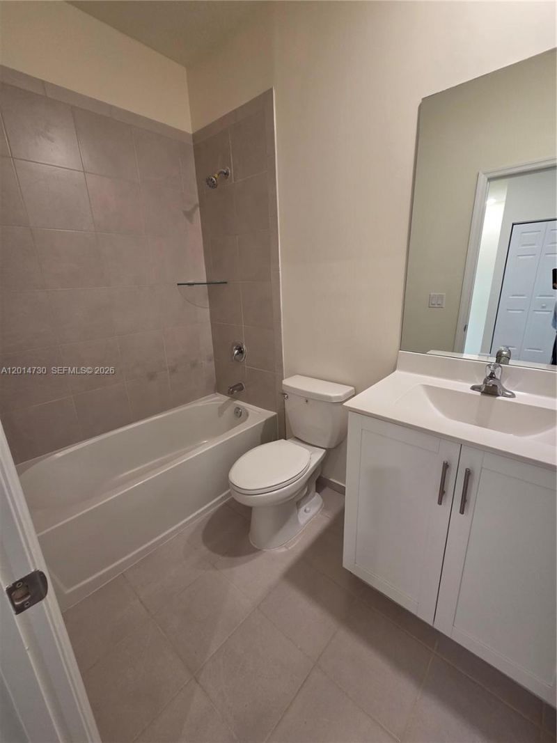 10840 W 33rd Ln, Hialeah, FL 33018 Photo
