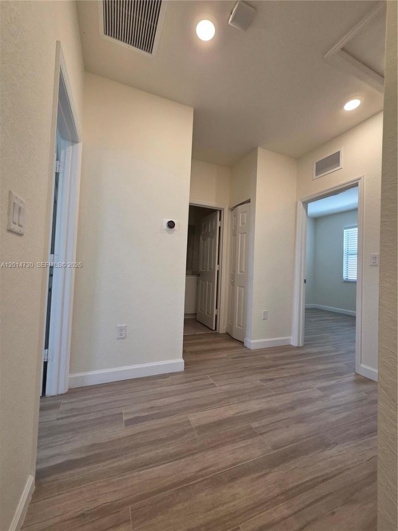 10840 W 33rd Ln, Hialeah, FL 33018 Photo