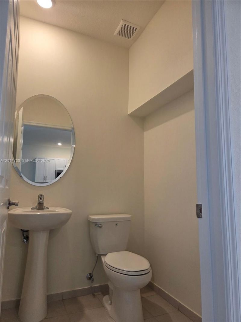 10840 W 33rd Ln, Hialeah, FL 33018 Photo