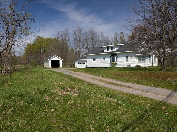 10 Salisbury Street , Lacona, NY 13083