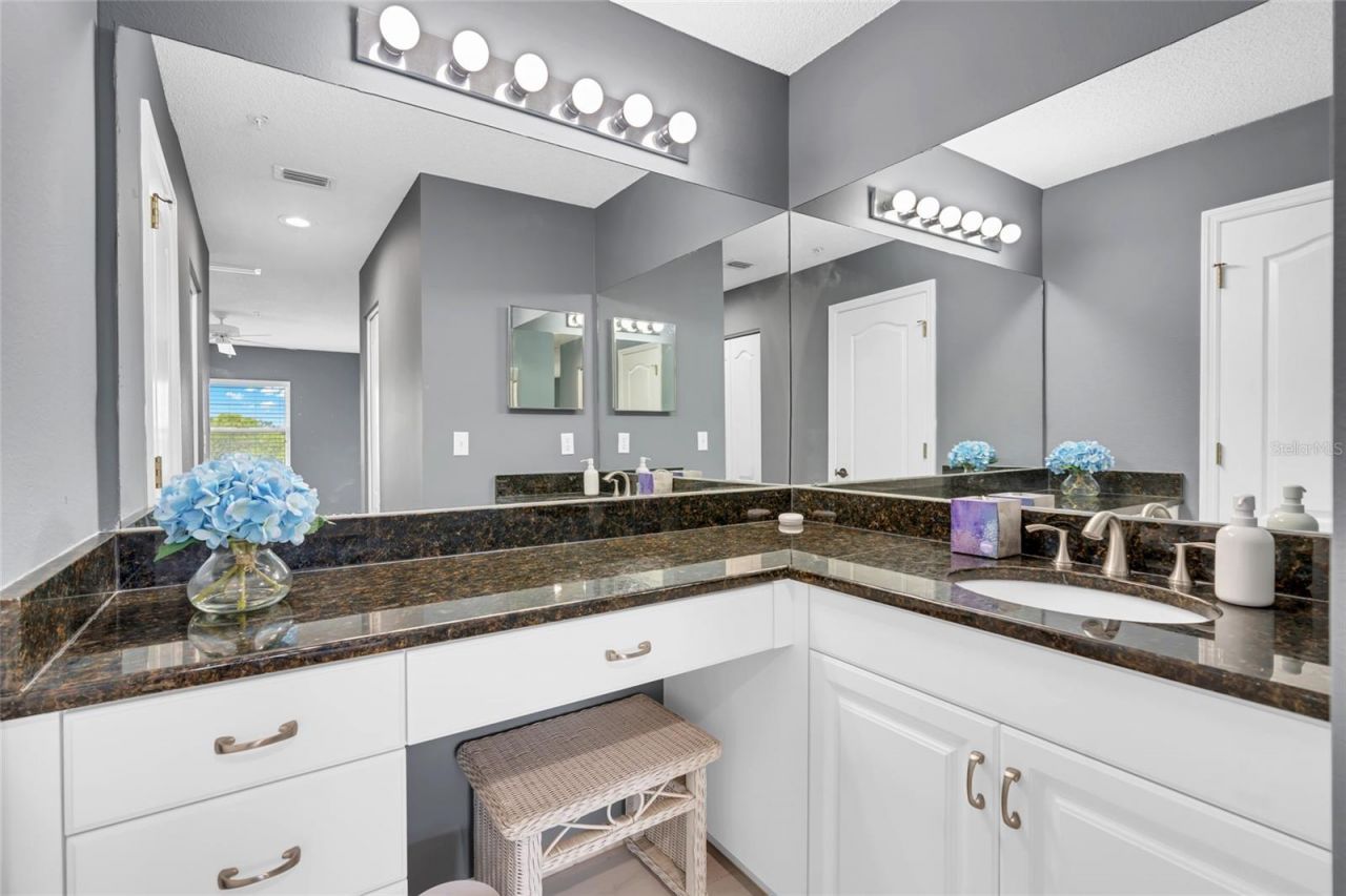8750 Olde Hickory Avenue, Unit 9308, Sarasota, FL 34238 Photo