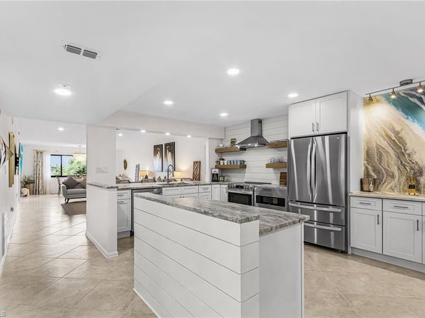 9901 Sunset Cove LN, Unit 237, FORT MYERS, FL 33919