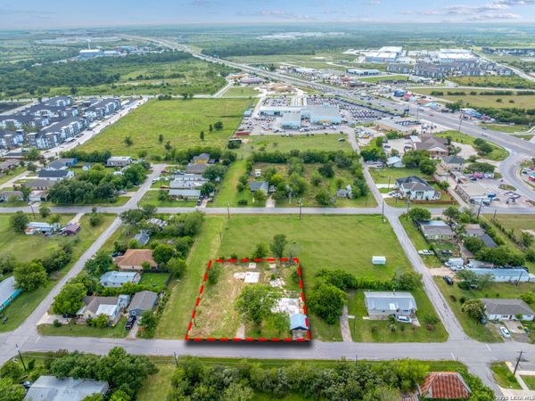 703 N Caldwell, Manor, TX 78653