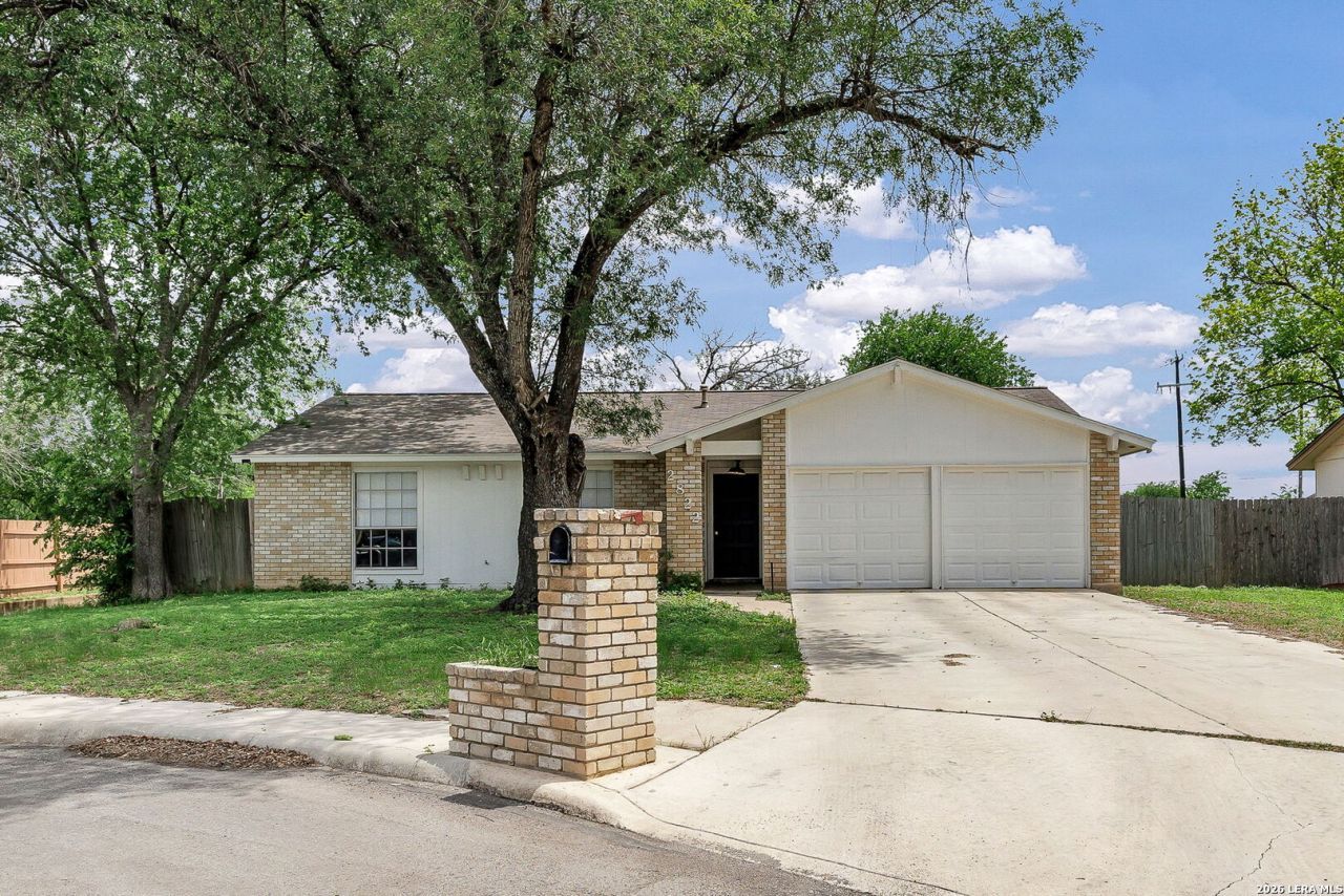 2822 Meadow River St, San Antonio, TX 78251 Main Photo