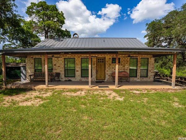 1040 Panther Hill Road, Vanderpool, TX 78885