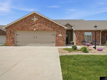 8220 Trail Ridge Court , Lincoln, NE 68505