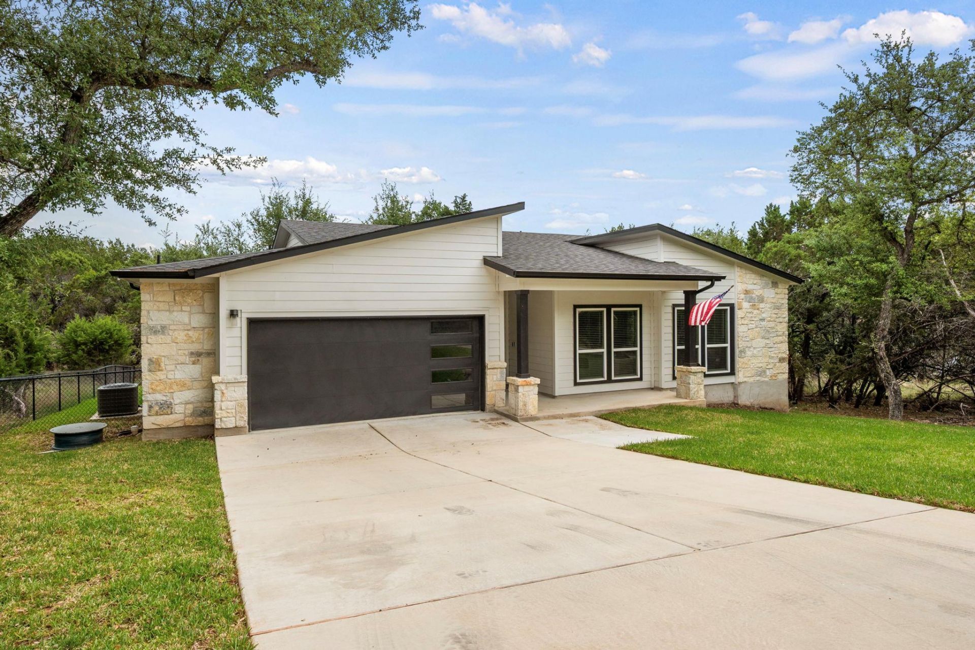 2503 Wilson Ave, Lago Vista, TX 78645 Main Photo