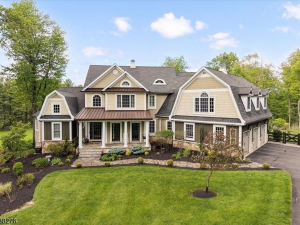 33 Still Hollow Rd, Tewksbury, NJ 08833