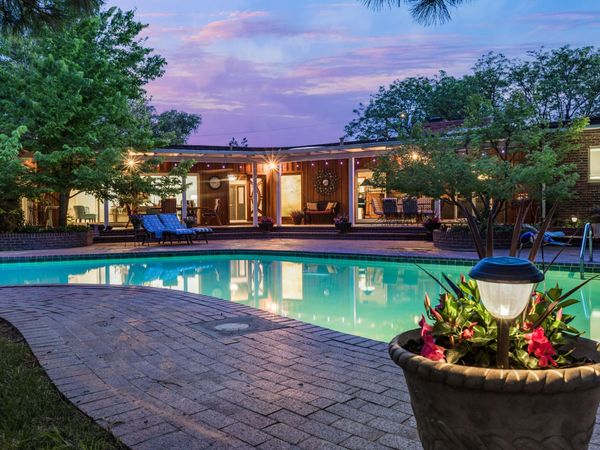 900 Loma Linda Place SE, Albuquerque, NM 87108