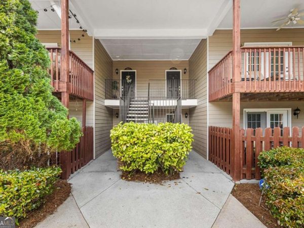 1805 Brighton Point, Atlanta, GA 30328
