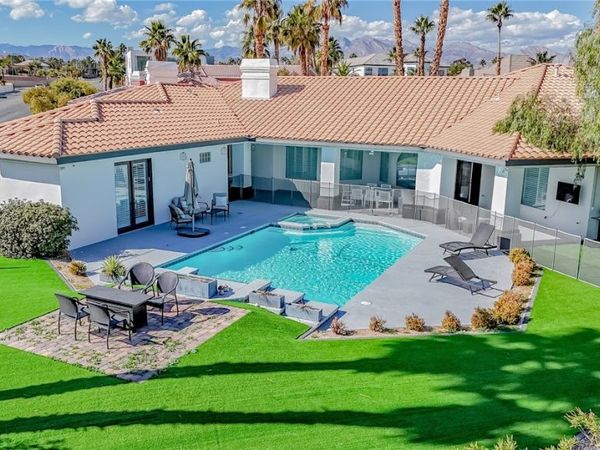 1740 Oval Circle , Las Vegas, NV 89117