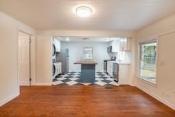1620 Mole Lane photo 4