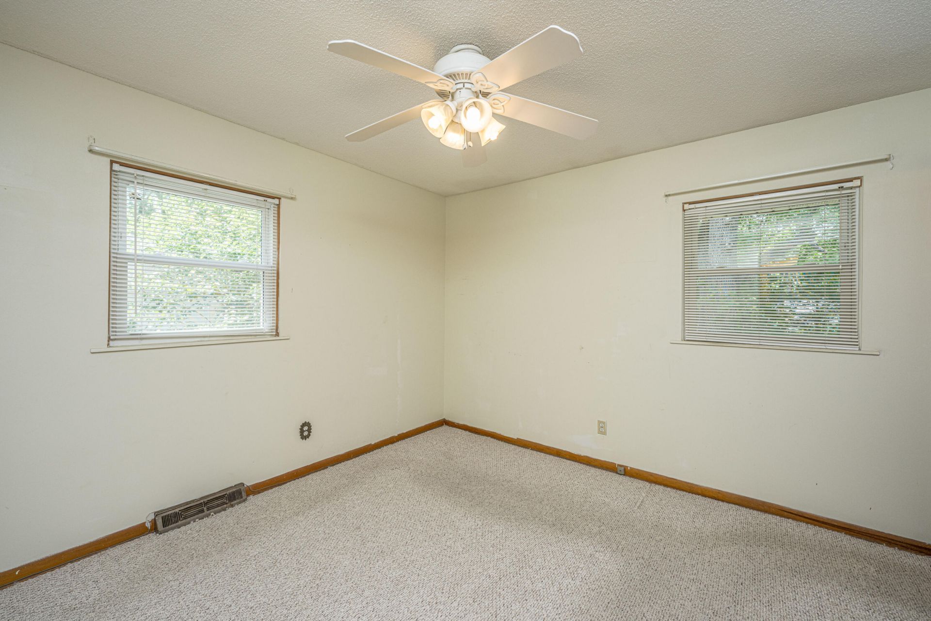 1150 Berkeley Street Photo 18