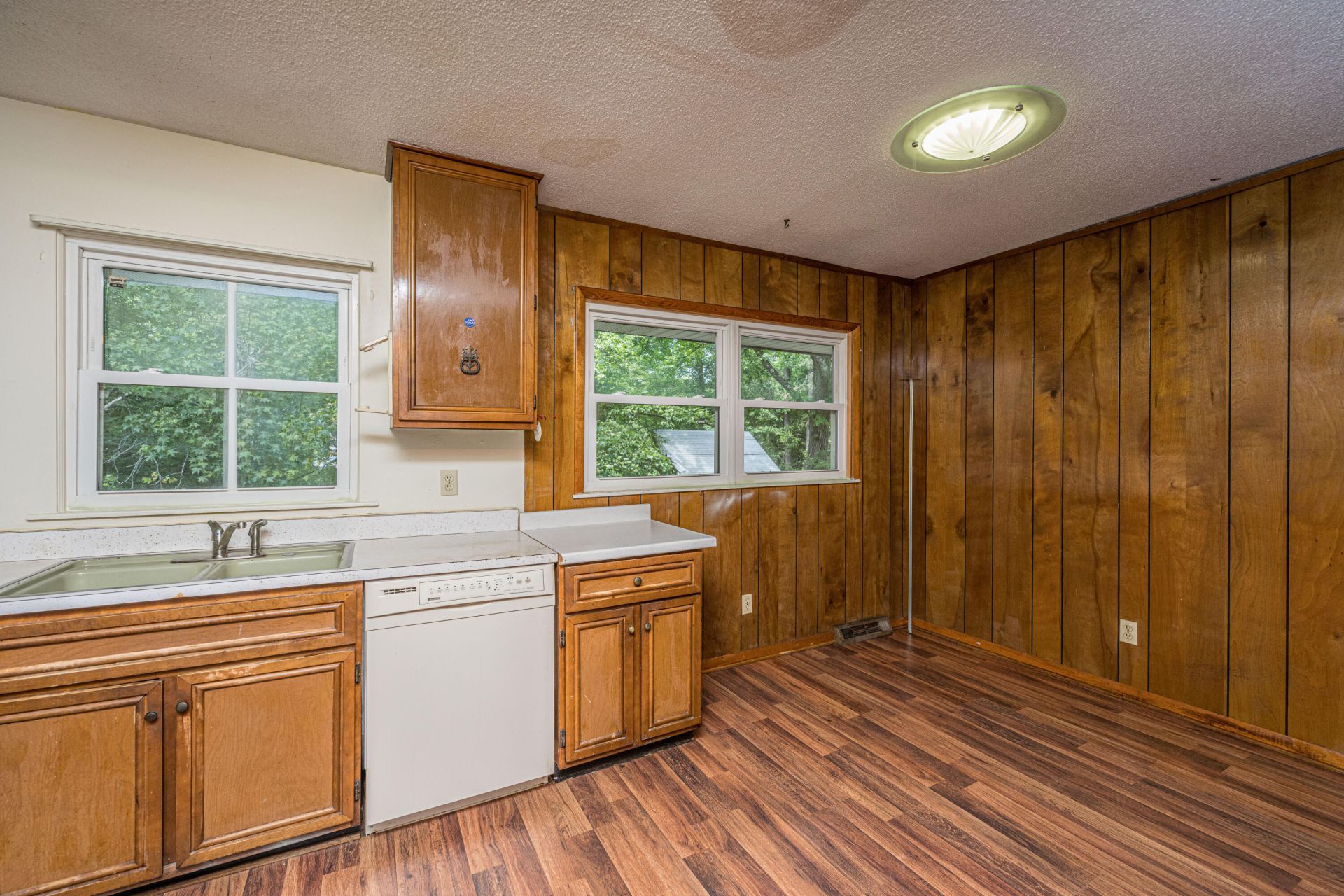1150 Berkeley Street Photo 9