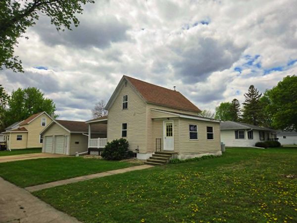 400 2nd Avenue SE, Wells, MN 56097