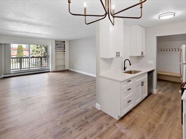 2011 E 122nd Street, Unit D11, Burnsville, MN 55337