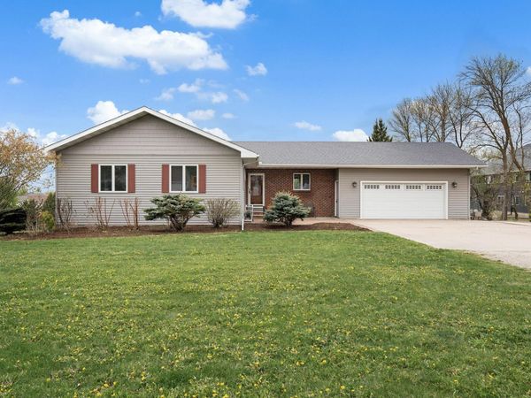 602 6th Street S, Ellendale, MN 56026