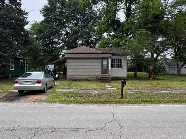 217 Oak St, Trumann, AR 72472