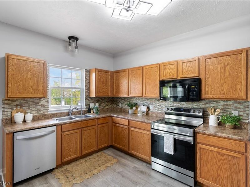 174 Brixton Way, Wadsworth, OH 44281 Photo 11