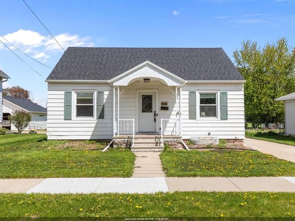 672 8TH AVENUE, Oshkosh, WI 54902