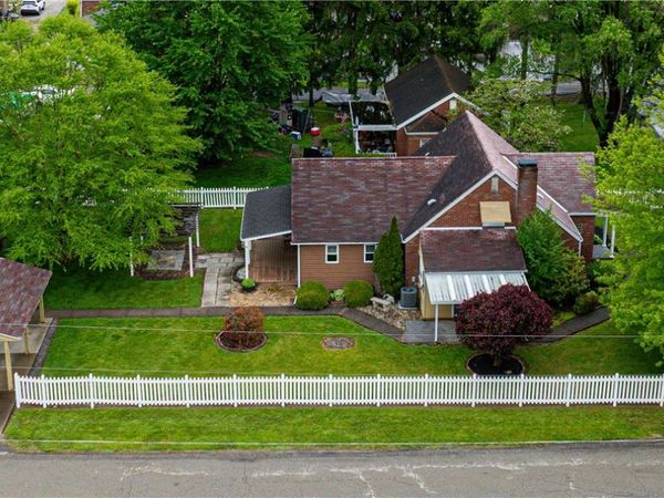 126 Allison Ave, Houston, PA 15342