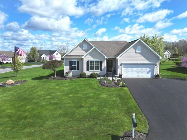 4196 Angela Way, Canandaigua, NY 14424