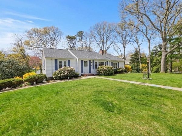 7 Linnell Ln, Yarmouth, MA 02675