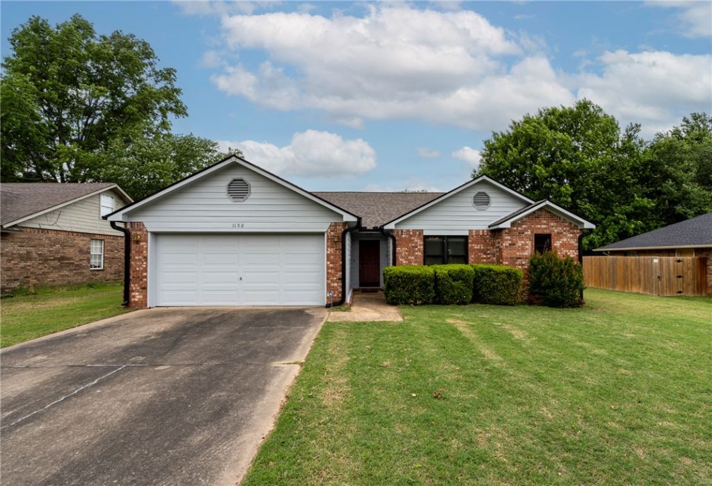 1150 S Lyndale, Siloam Springs, AR 72761 Main Photo