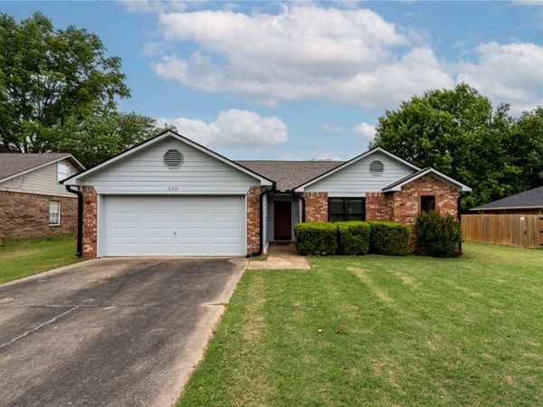 1150 S Lyndale, Siloam Springs, AR 72761