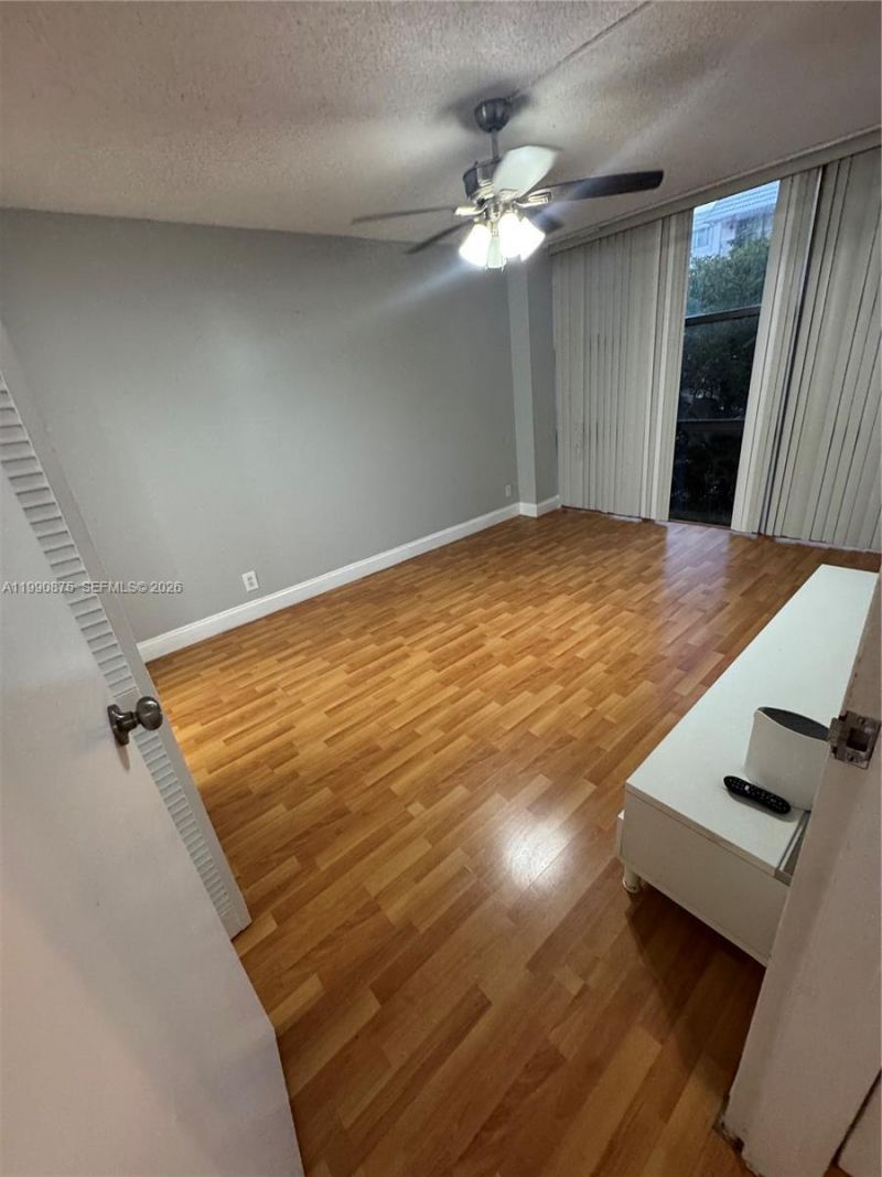 17021 N Bay Rd , Unit 303, Sunny Isles Beach, FL 33160 Photo