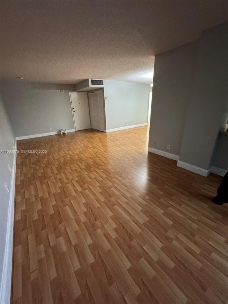 17021 N Bay Rd , Unit 303, Sunny Isles Beach, FL 33160 Photo