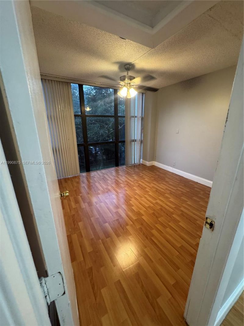 17021 N Bay Rd , Unit 303, Sunny Isles Beach, FL 33160 Photo