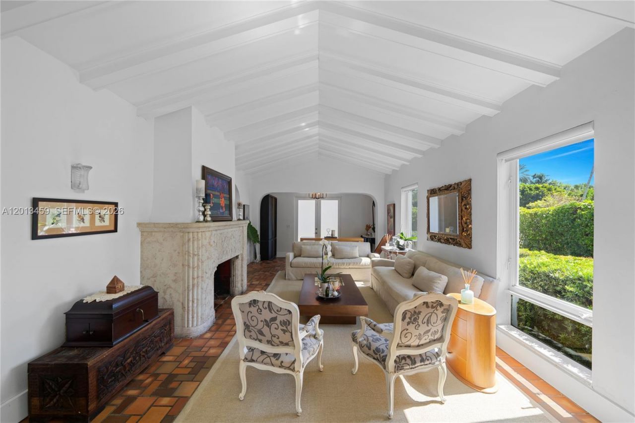 1281 S Venetian Way , Miami, FL 33139 Photo