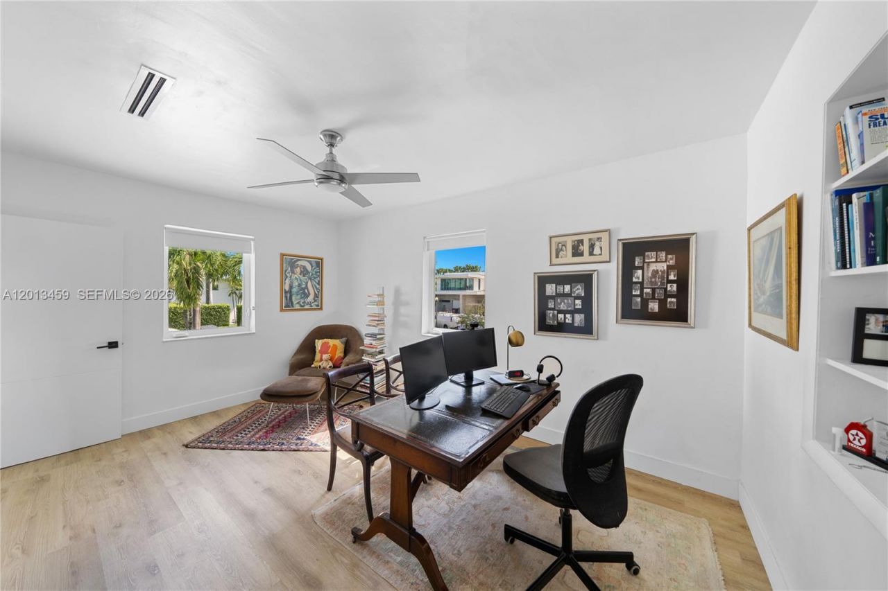 1281 S Venetian Way , Miami, FL 33139 Photo