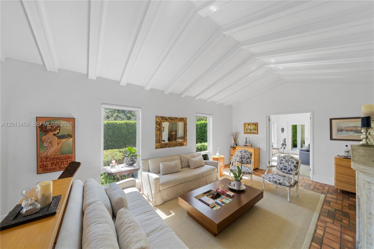 1281 S Venetian Way , Miami, FL 33139 Photo